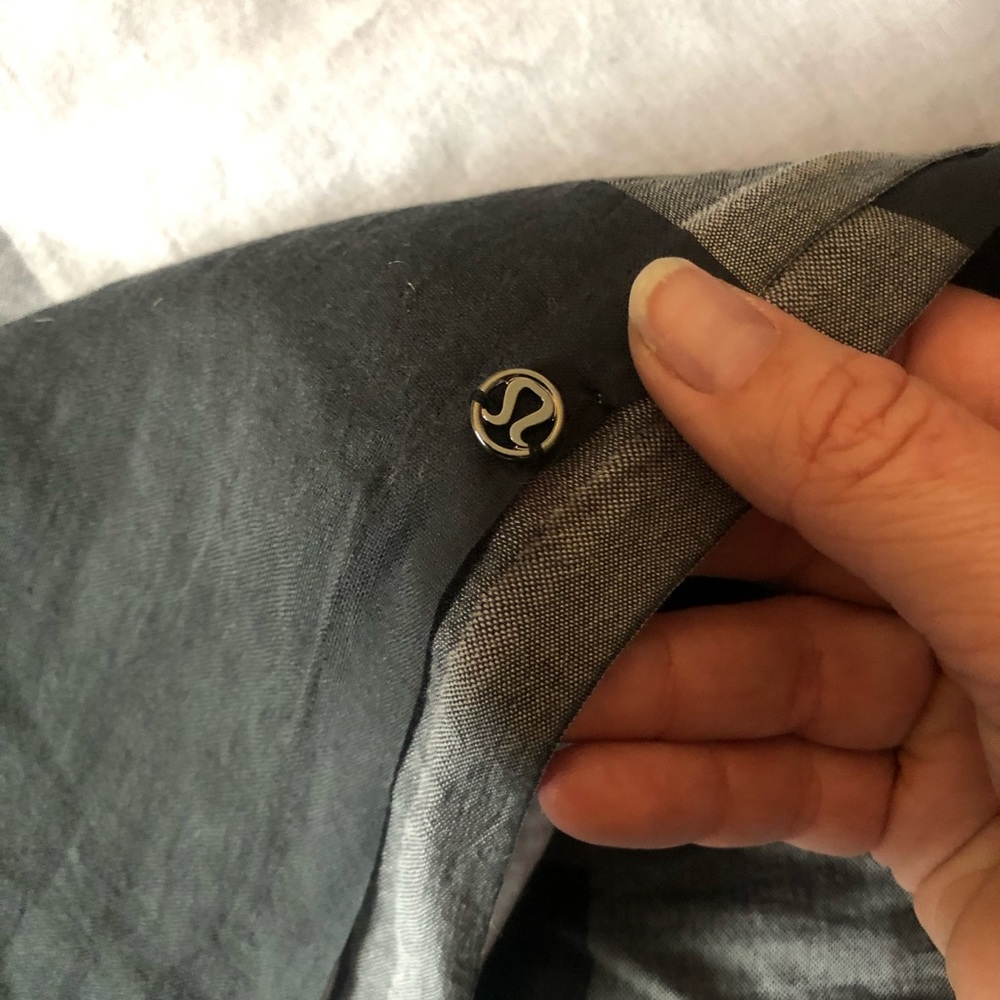 Lululemon Sun to Moon Wrap Scarf